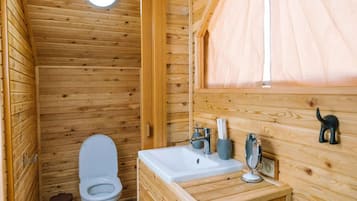 Cabin | Bathroom