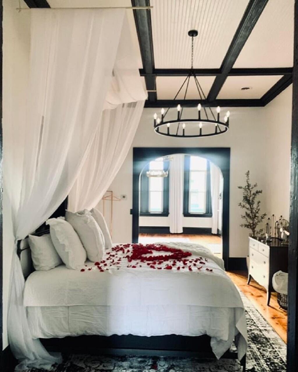 Always & Forever - A Lux Romantic Getaway Suite