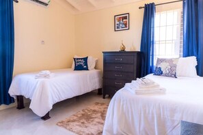 3 bedrooms, desk, iron/ironing board, travel crib