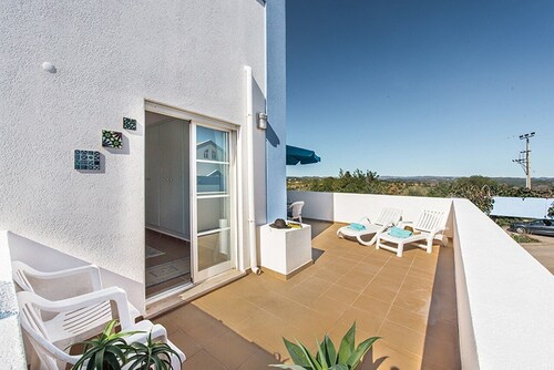 Tavira - Quinta do Perogil 3-bedroom house with a communal pool and free Wi-Fi.