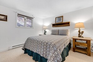 1 bedroom, iron/ironing board, Internet, bed sheets