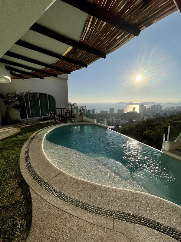 Alberca al aire libre 