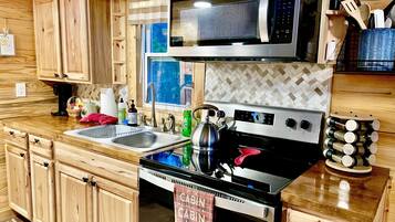 Micro-ondes, four, plaque de cuisson