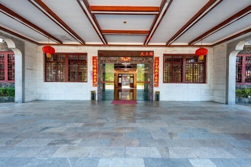 Yaoli Holiday Hotel