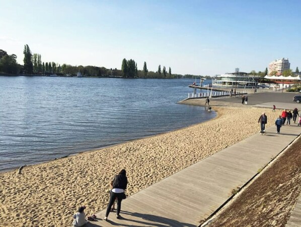 Beach - Studio located on Lac d'Allier, 5mn from town center. (Vichy)