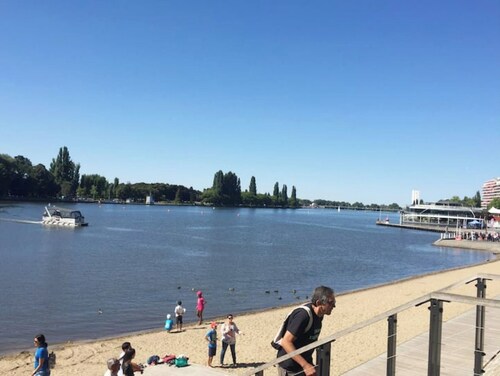 Studio located on Lac d'Allier, 5mn from town center.