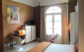 1 bedroom - Studio located on Lac d'Allier, 5mn from town center. (Vichy)