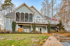 Exterior - Lake Anna Waterfront Oasis w/ firepit,boat dock, dog friendly (Mineral)