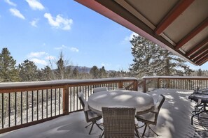 Outdoor dining - Family friendly, Hot tub, GAME ROOM, Pikes Peak Views (Divide)