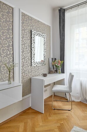 Living area - Helen Homestay Flora (Prague)