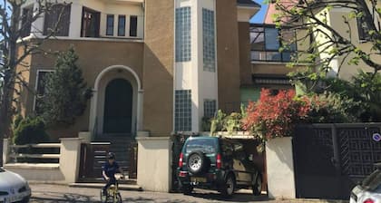F1 overlooking Lac d'Allier and park, 5' from thermal baths