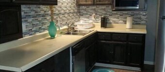 Cute & Cozy Beautiful 3 bedroom home