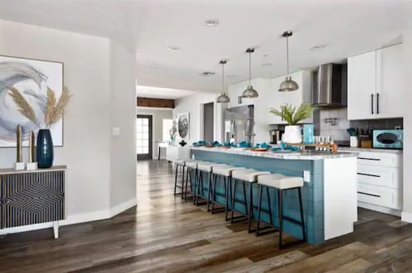 Private kitchen - Cactus Chalet - 4 Bed/3 Baths/Office/Large patio (Scottsdale)