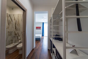 Junior Quadruple Room | Minibar, desk, blackout drapes, soundproofing