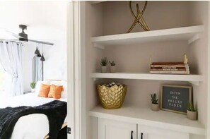 4 bedrooms, iron/ironing board, travel cot, WiFi - Valley Vibe House - OldTown Modern Paradise (Scottsdale)