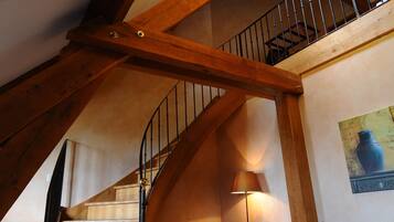 Family Room | Desk, soundproofing, free WiFi, bed sheets