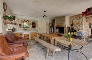 تناول الطعام