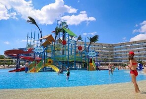 Outdoor pool - Charming 1-bed flat Sunny Beach (Sunny Beach, Burgas Province, Bulgaria)