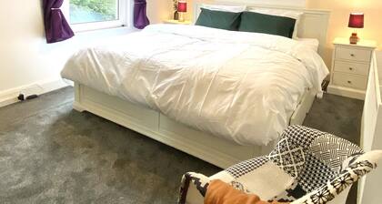 3 bed House with Luxury bathroom