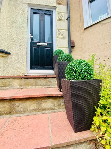 3 bed House with Luxury bathroom