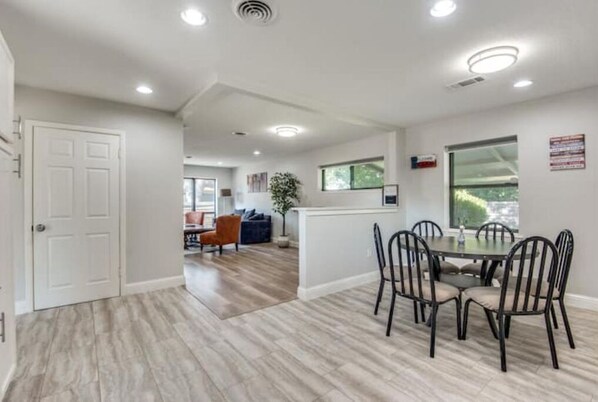 Dining - Modern, Roomy, Game Room, Patio, Family Home, On-Site Parking (Dallas)