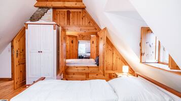 2 bedrooms, WiFi, bed sheets