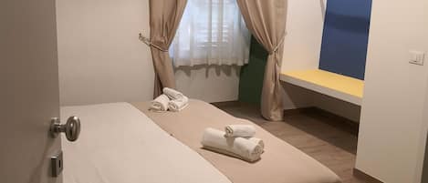 Egyptian cotton sheets, premium bedding, down duvets, desk