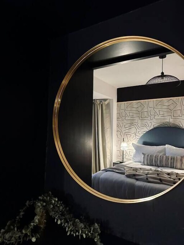 4 bedrooms, desk, iron/ironing board, travel crib