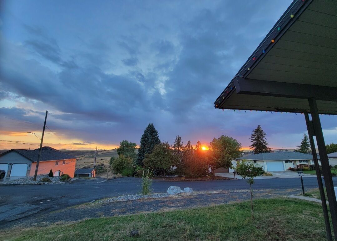Mid-century Modern Home on the Hill - Stunning Sunsets
