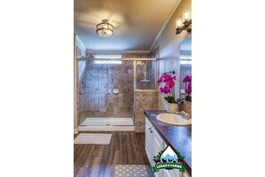 Bathroom - Legacy Farms: Legacy House (Hempstead)