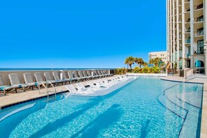 Piscina coperta, una piscina riscaldata