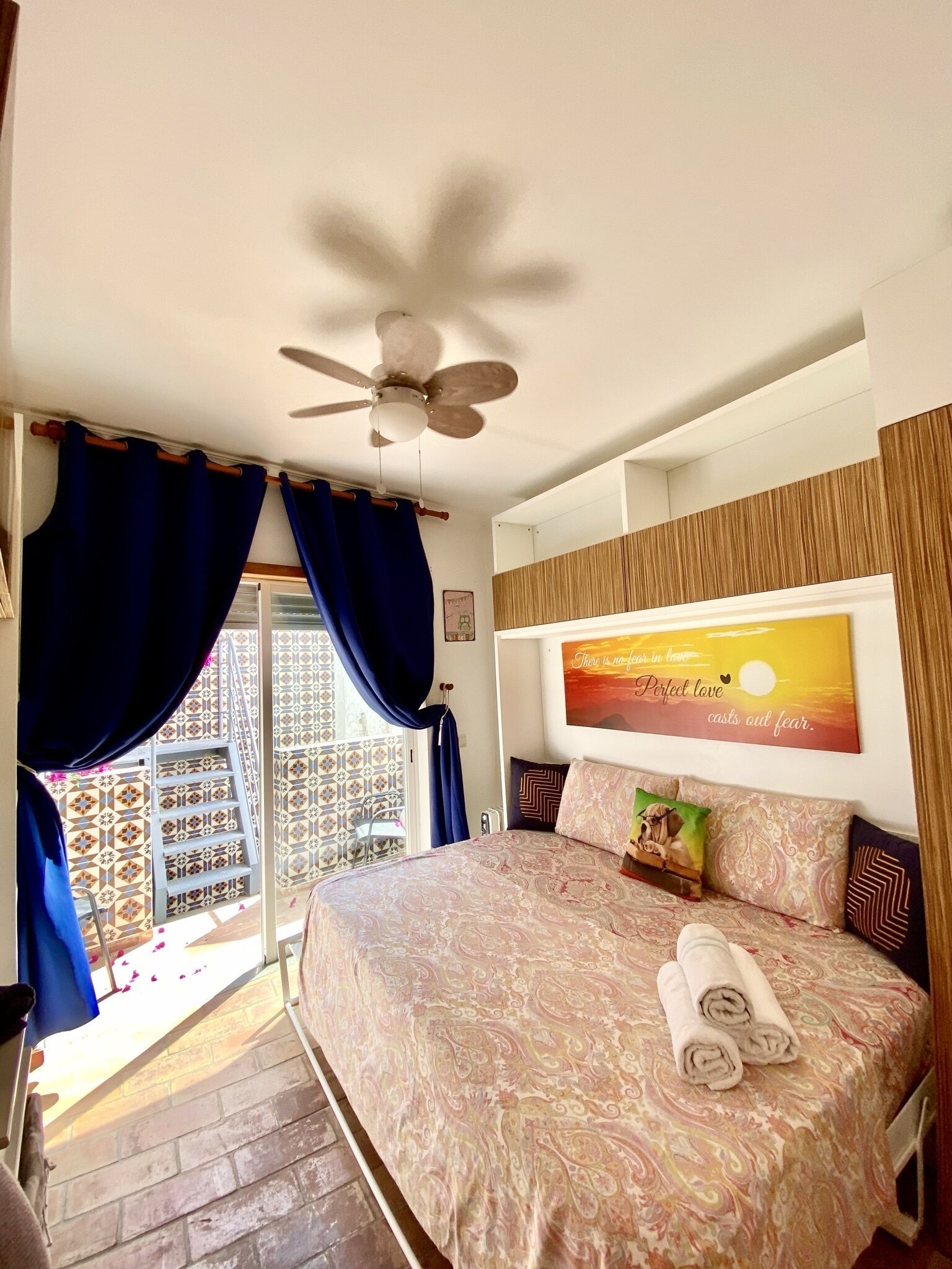 1 室のベッドルーム、WiFi、ベッドシーツ