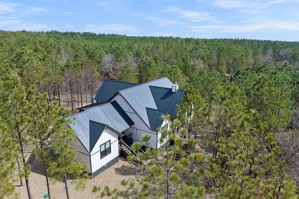 Aerial shot of Billiard Breezeway & the beautiful surrounding pines.