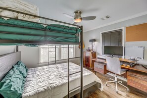 4 chambres, fer et planche à repasser, Internet gratuit, draps fournis
