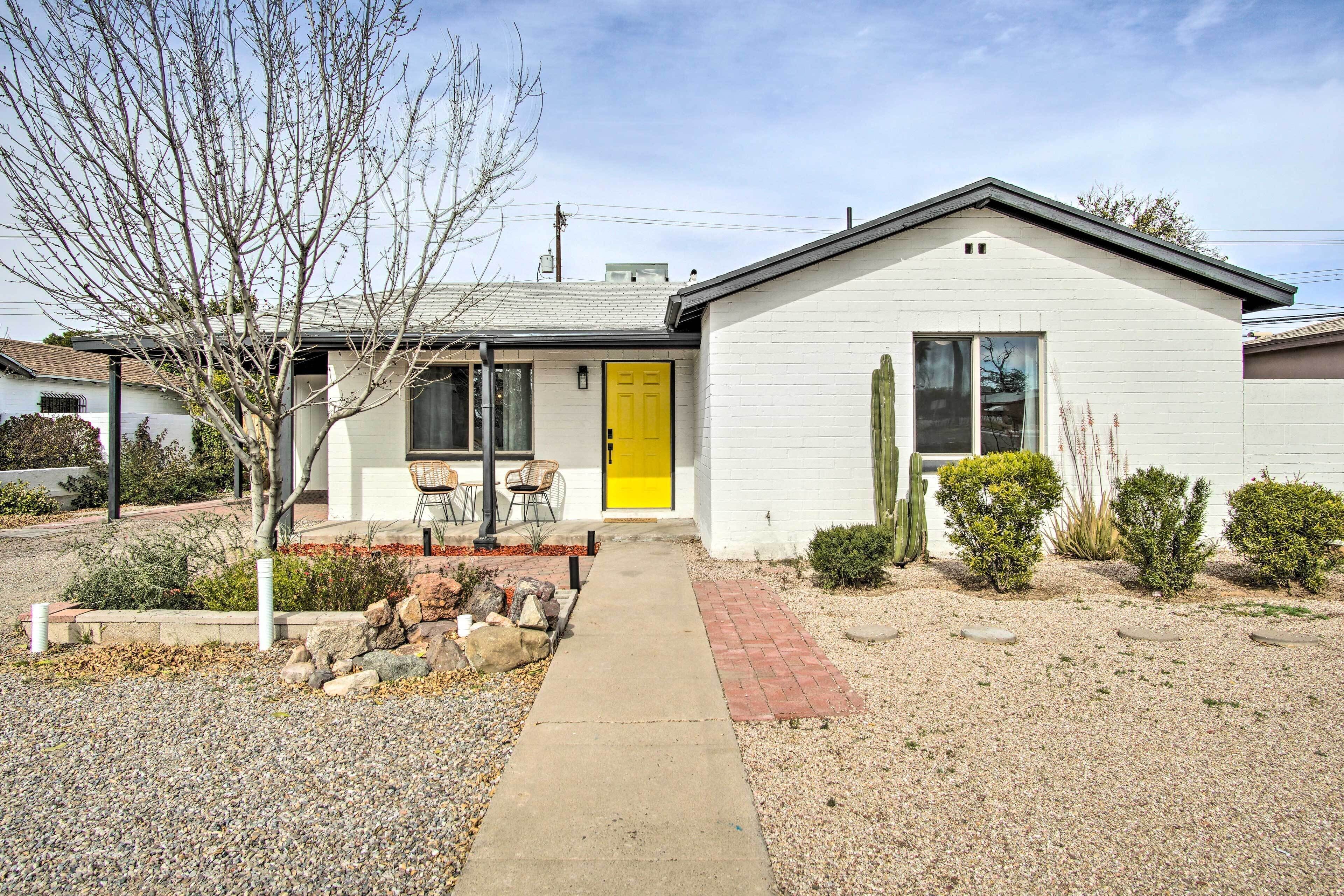 Lovely Tucson Home ~ Walk to Reid Park Zoo!