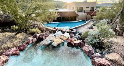 10 Minute Walk to Downtown Cave Creek Restaurants, Night Life and Shops