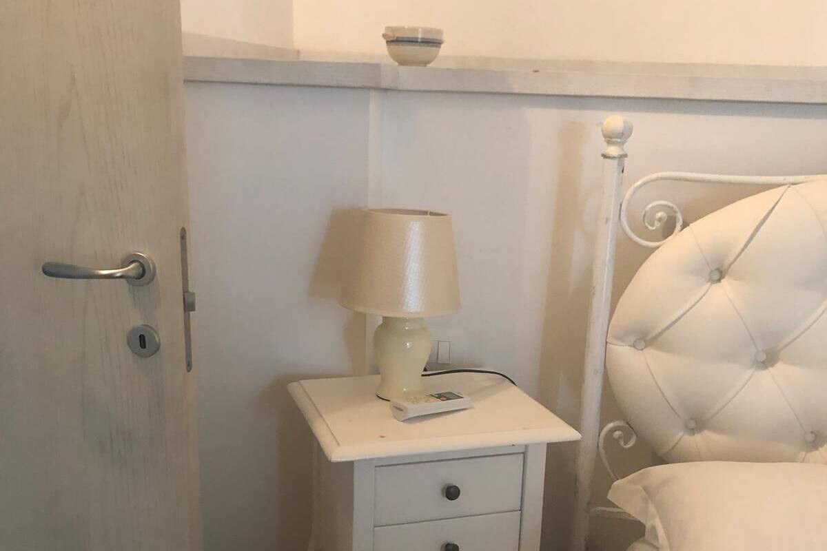 1 bedroom, blackout curtains, soundproofing, iron/ironing board