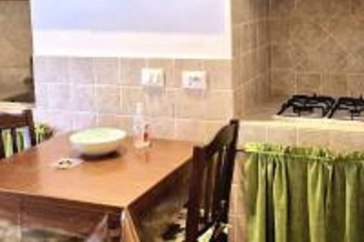 Comfort Apartment | Private kitchen | Fridge, oven, stovetop, cookware/dishes/utensils