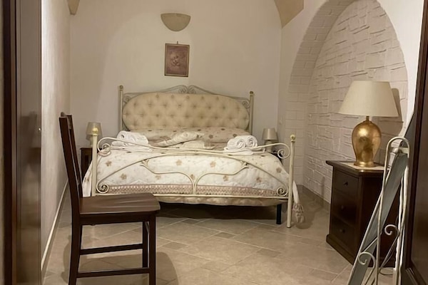 Junior Suite | 1 bedroom, blackout drapes, soundproofing, iron/ironing board