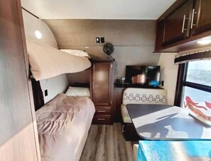 2 bedrooms, desk, free WiFi, bed sheets