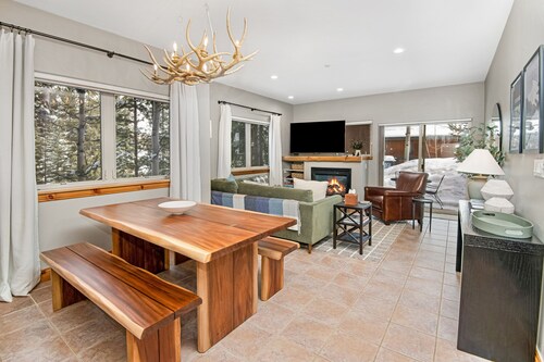 Wonderful East Vail Condo w/Stunning Views, Free Shuttle Access, Hot Tub
