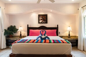4 bedrooms, in-room safe, desk, WiFi - New Listing!! SUPER PRICE 4 Bdrm quiet  villa! 3 Min from the beach!!!  (Playa del Carmen)