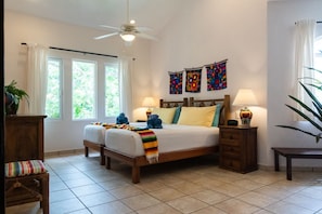 4 chambres, coffres-forts dans les chambres, bureau, Wi-Fi