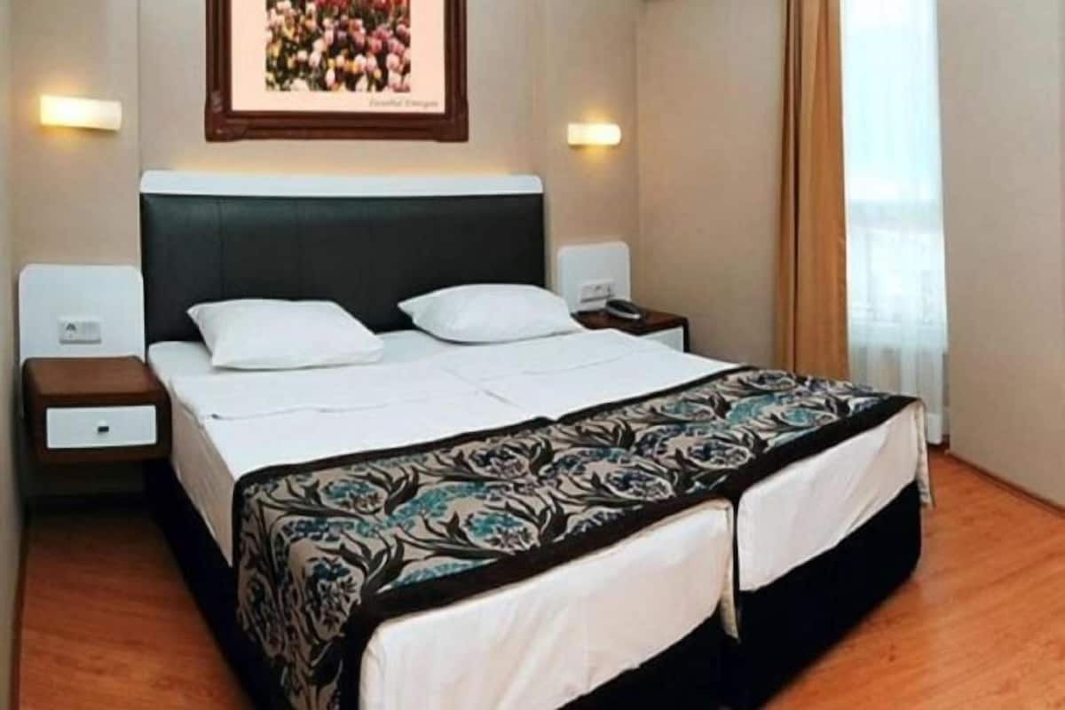 1 bedroom, minibar, in-room safe, desk