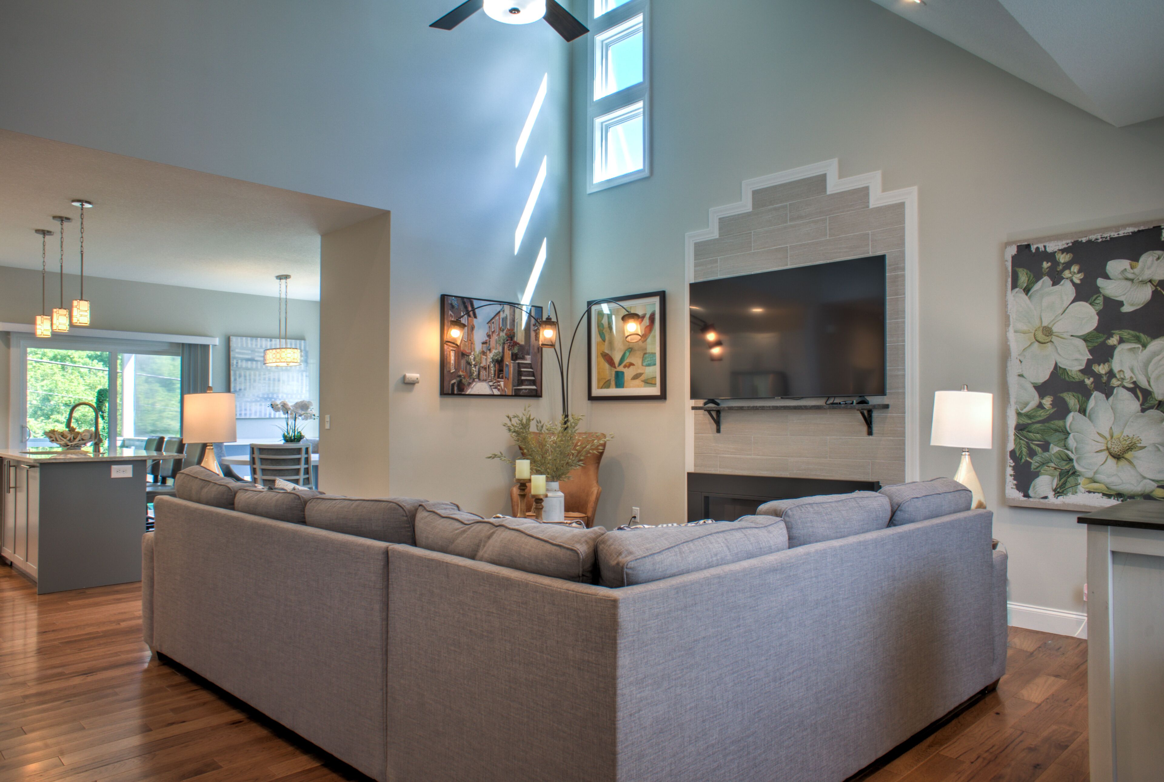 Lake + 4 King Beds + 2.5 Bath +10Min to DT Ashe + Peaceful + Walking Trail