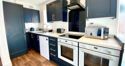 Spacious 3 Bedroom Poole House