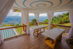 Deep-tissue massages, sports massages, body wraps, facials, reflexology - Hotel Terra Belén (Belén de Umbría)