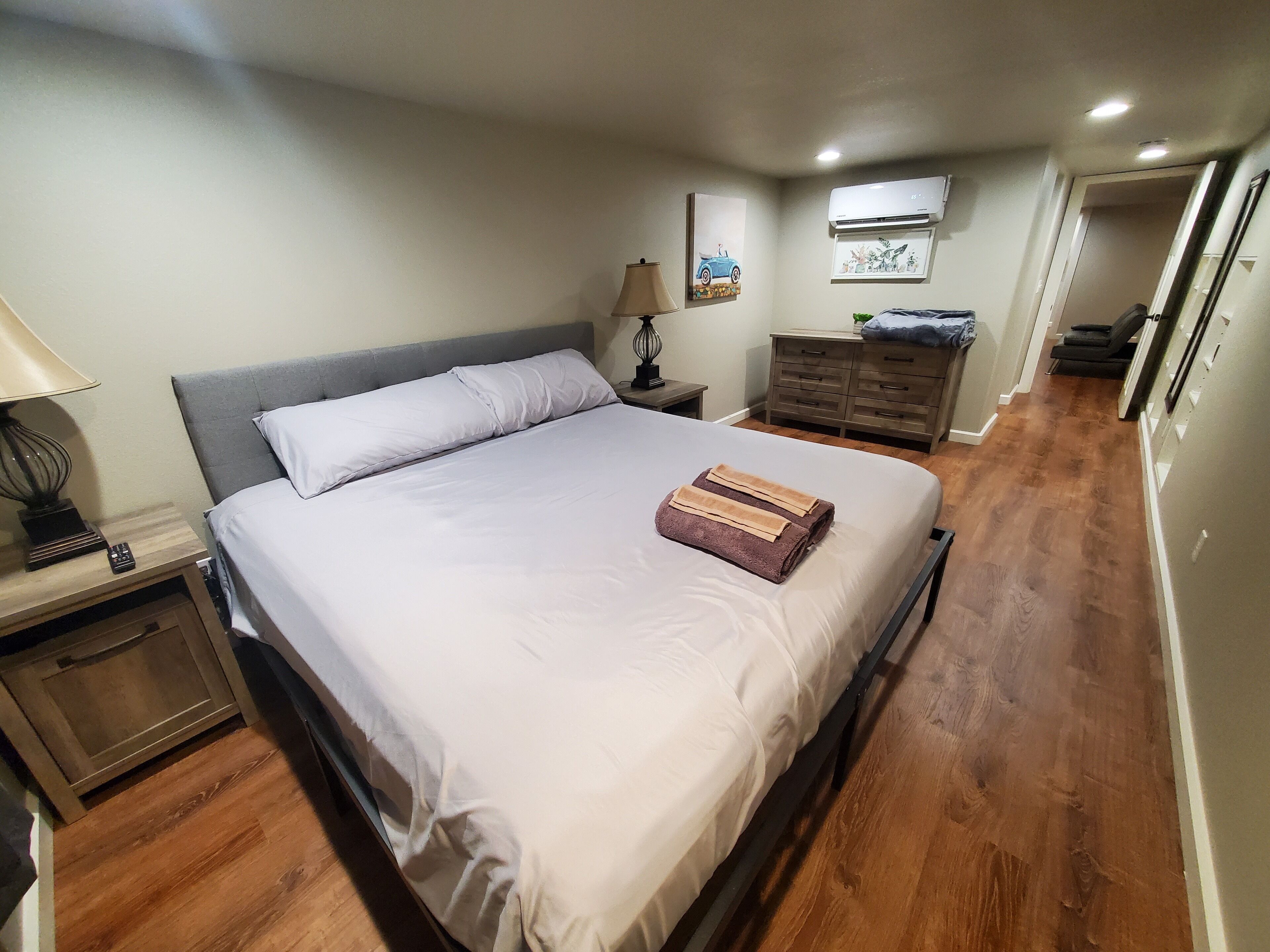 3 bedrooms, in-room safe, desk, free WiFi