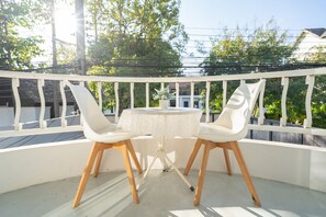 Standard Twin Room (B16) | Balcon