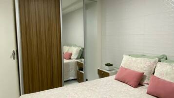 3 bedrooms, desk, iron/ironing board, WiFi